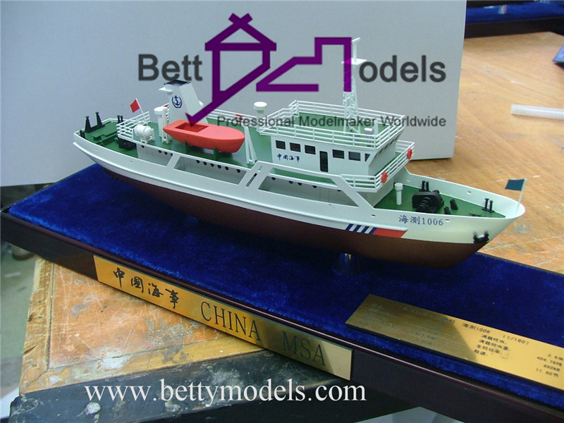 Fabricación de modelos de barcos en China.